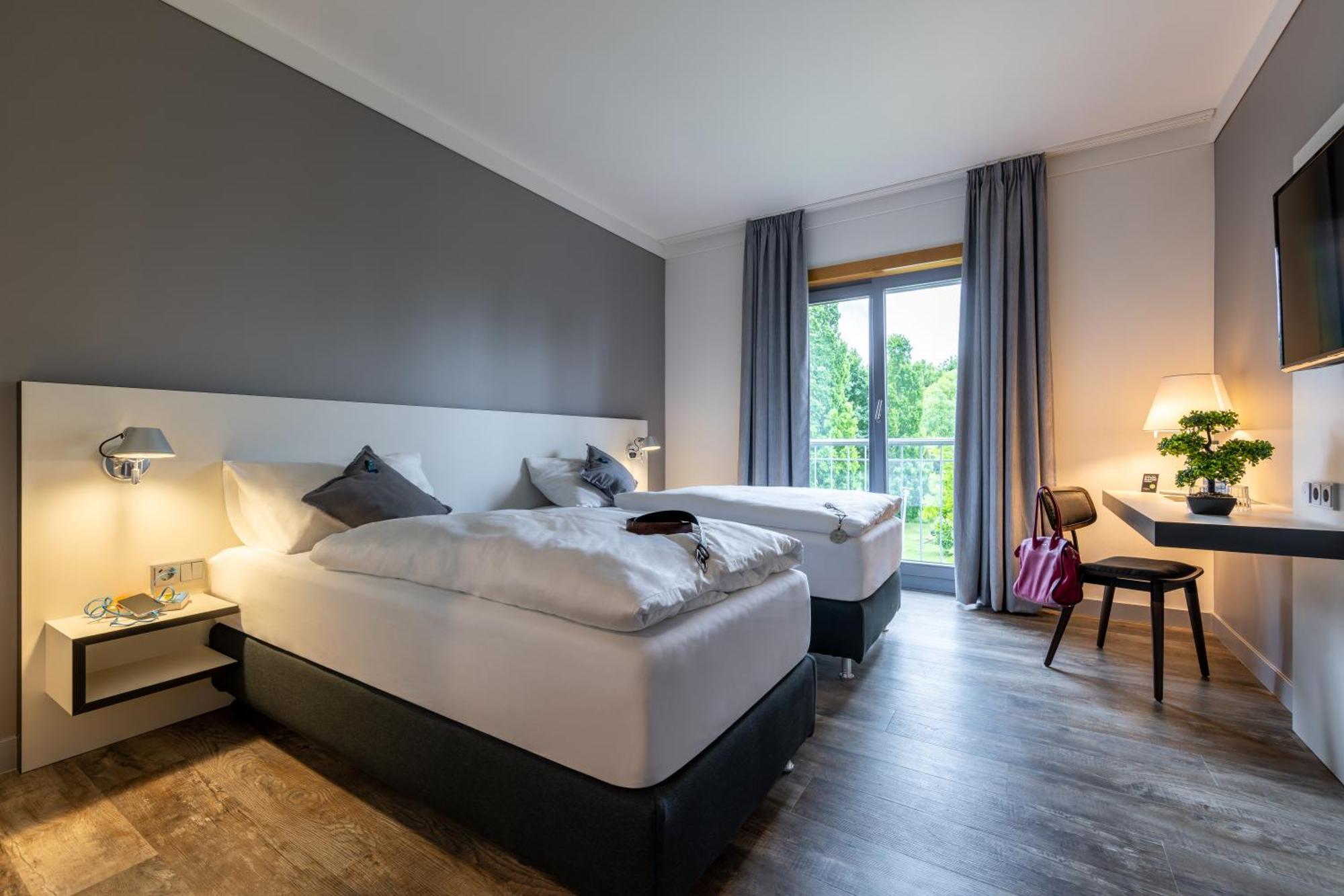 Hotel Leipheim Sued Exterior photo